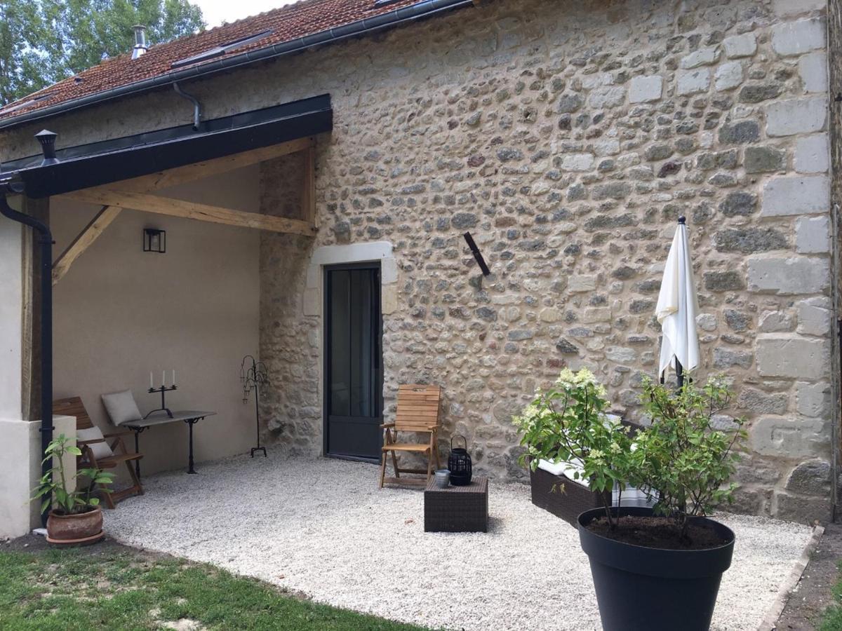Bed and Breakfast Domaine Du Pont Salmois Neuil Exteriér fotografie